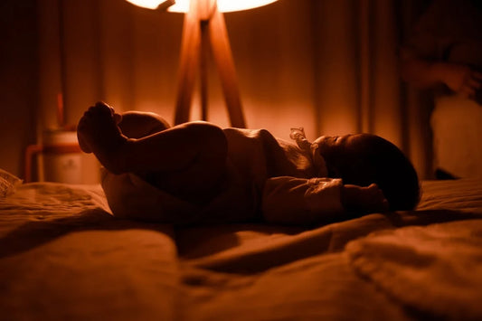 Faut-il réveiller son bébé pour le biberon la nuit ?