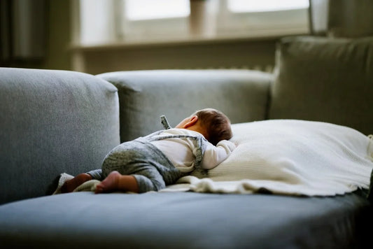 Faut-il réveiller son bébé pour lui donner le biberon ?