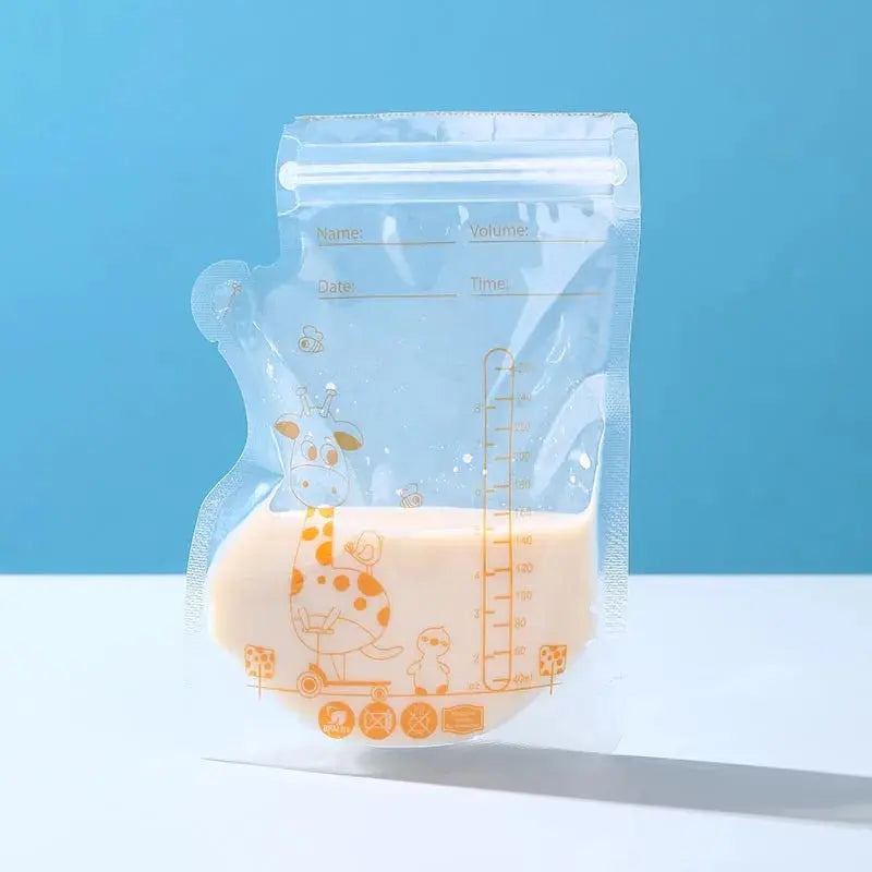 sachet conservation lait maternel remplit avec du lait